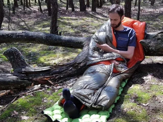 Camp Quilt GLOW™ 5 Camping Decke und Schlafsack by Bushmen BU-1CAQGL5