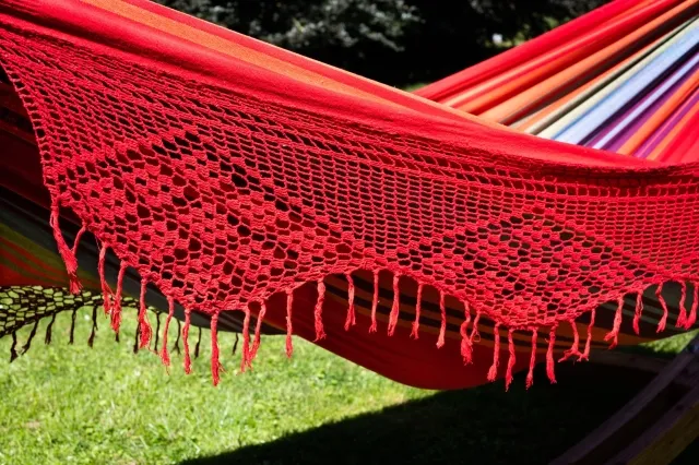 Brasil Comfort Verano mit Macrame Rand-Doppeltuchhängematte Baumwolle rot by MacaMex MA-01052 color rot